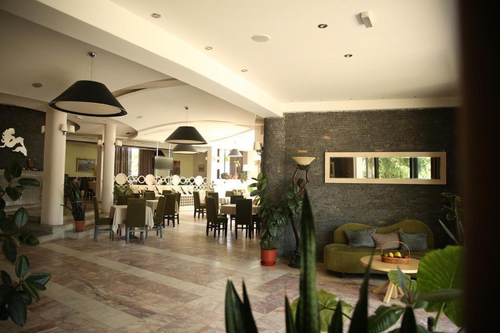 Sirena Hotel Tushemisht Экстерьер фото
