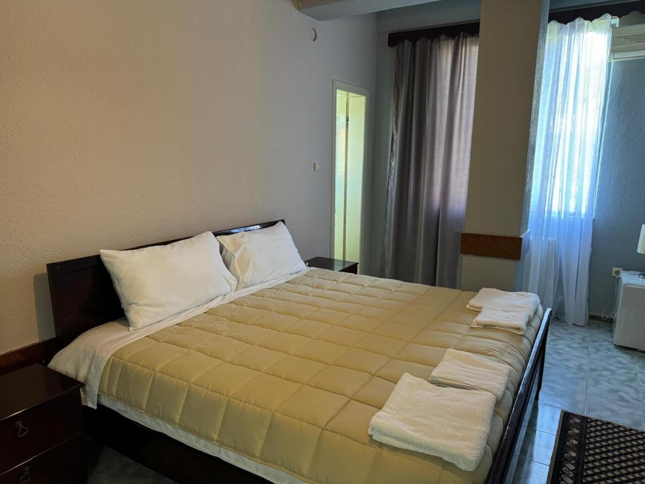Sirena Hotel Tushemisht Экстерьер фото