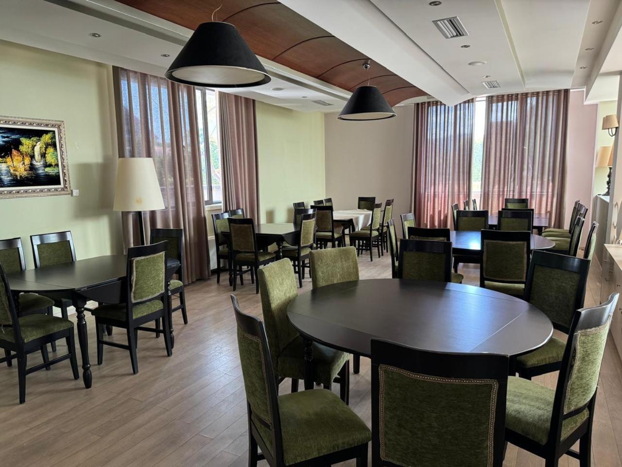 Sirena Hotel Tushemisht Экстерьер фото