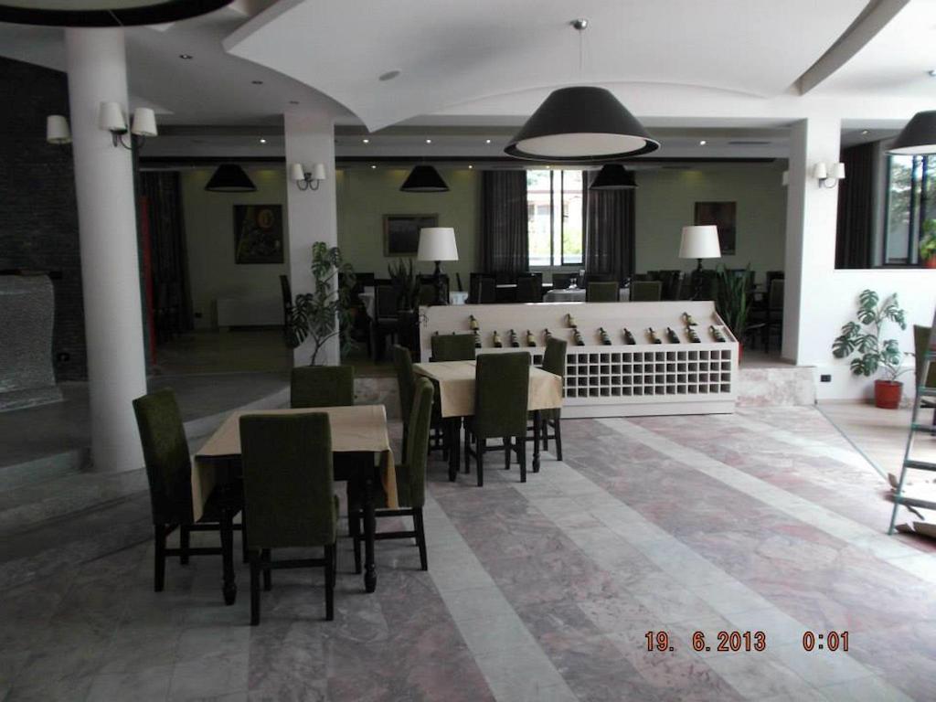 Sirena Hotel Tushemisht Экстерьер фото