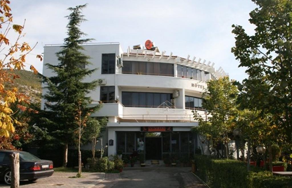 Sirena Hotel Tushemisht Экстерьер фото