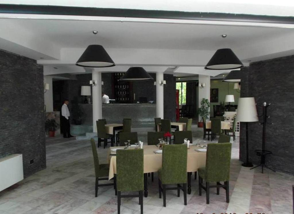 Sirena Hotel Tushemisht Экстерьер фото